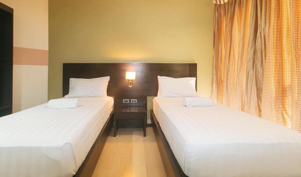 Lorenzzo Suites Hotel Makati City Bagian luar foto