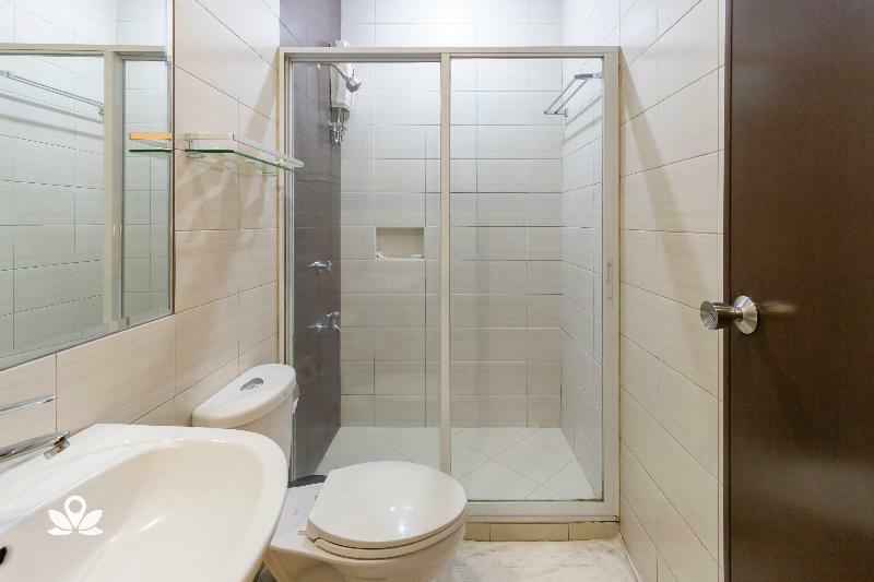 Lorenzzo Suites Hotel Makati City Bagian luar foto